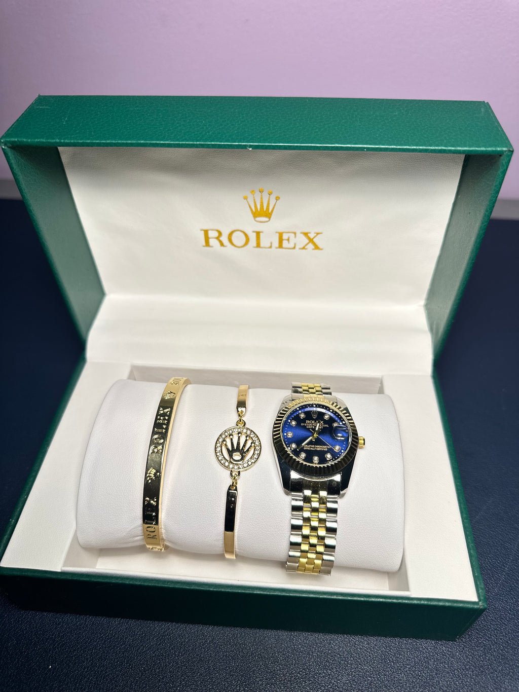Aurum Elegance: Swiss Classic Watch Set