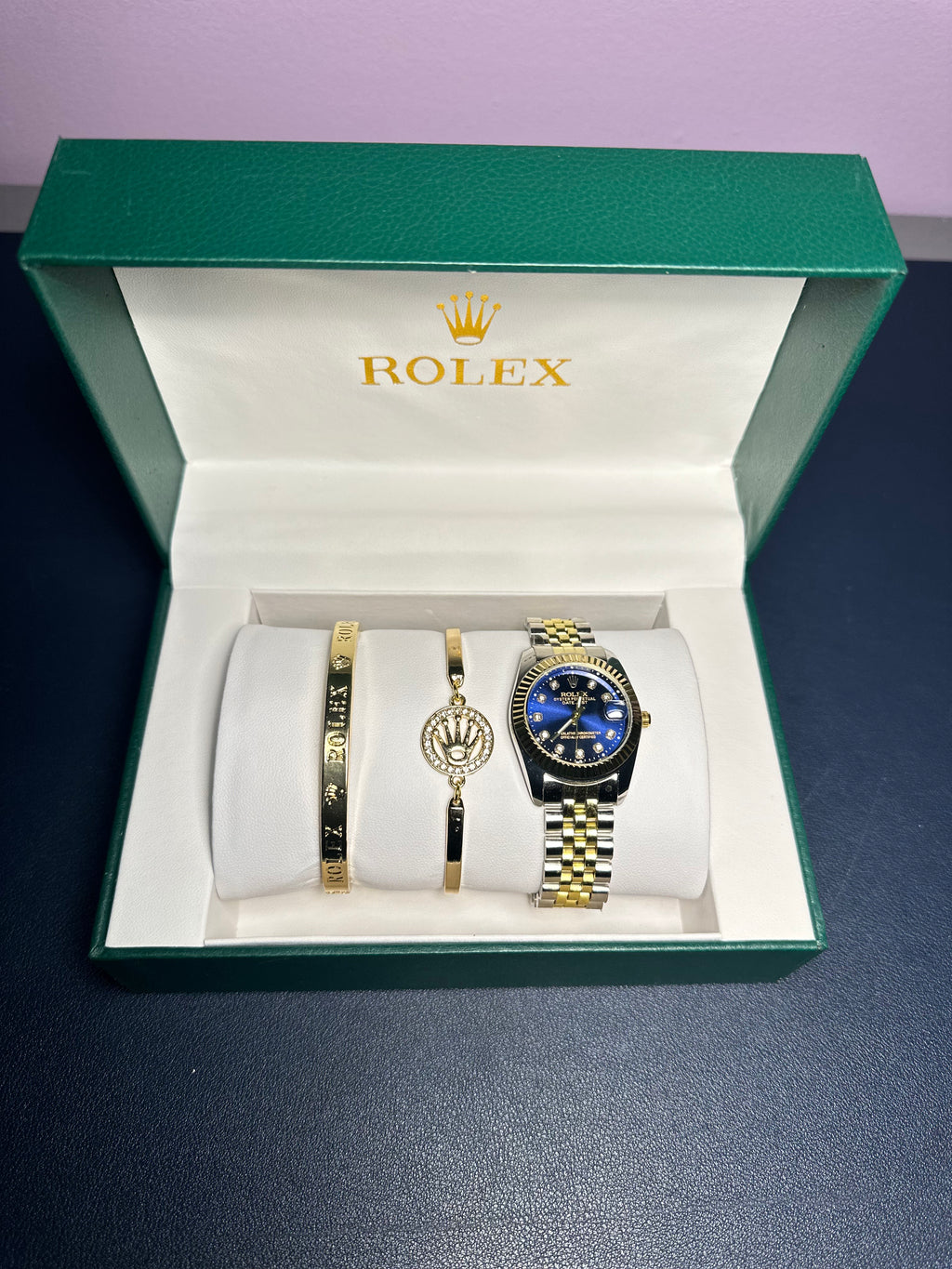 Aurum Elegance: Swiss Classic Watch Set