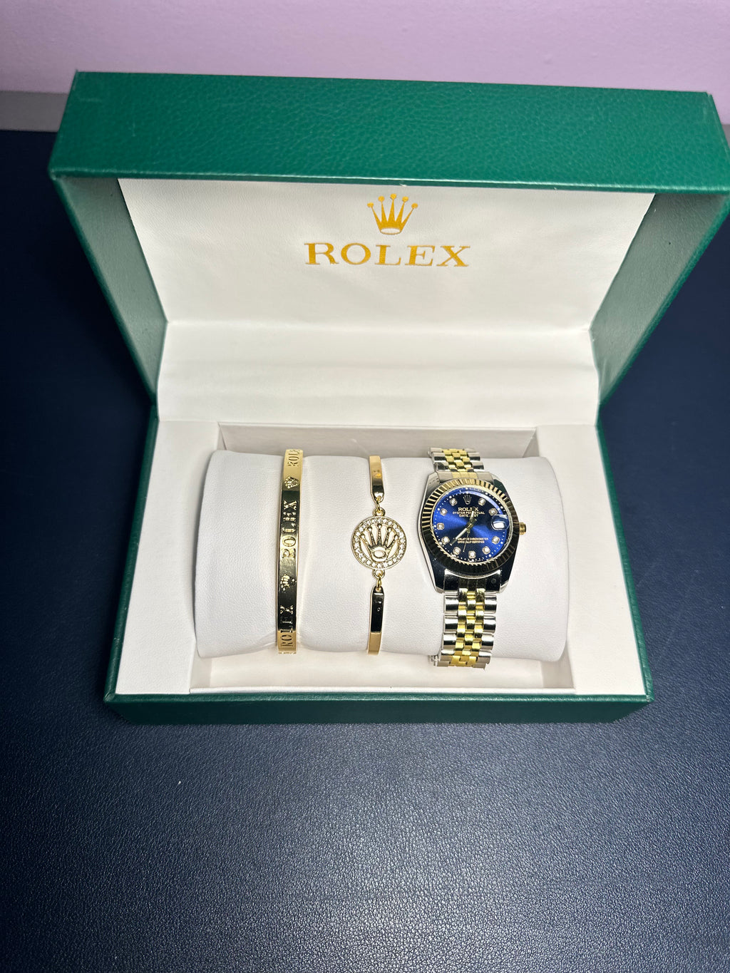 Aurum Elegance: Swiss Classic Watch Set