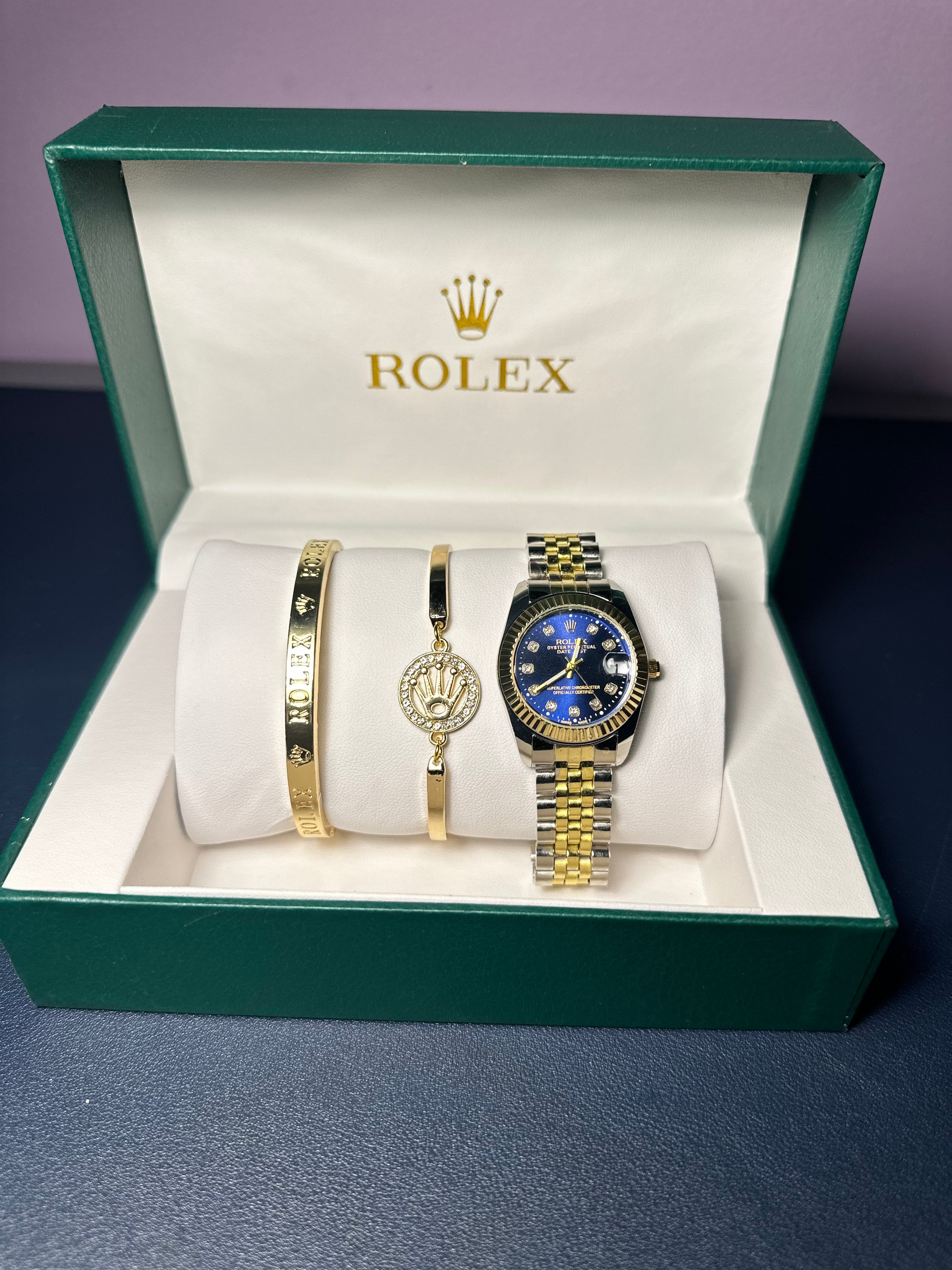 Aurum Elegance: Swiss Classic Watch Set