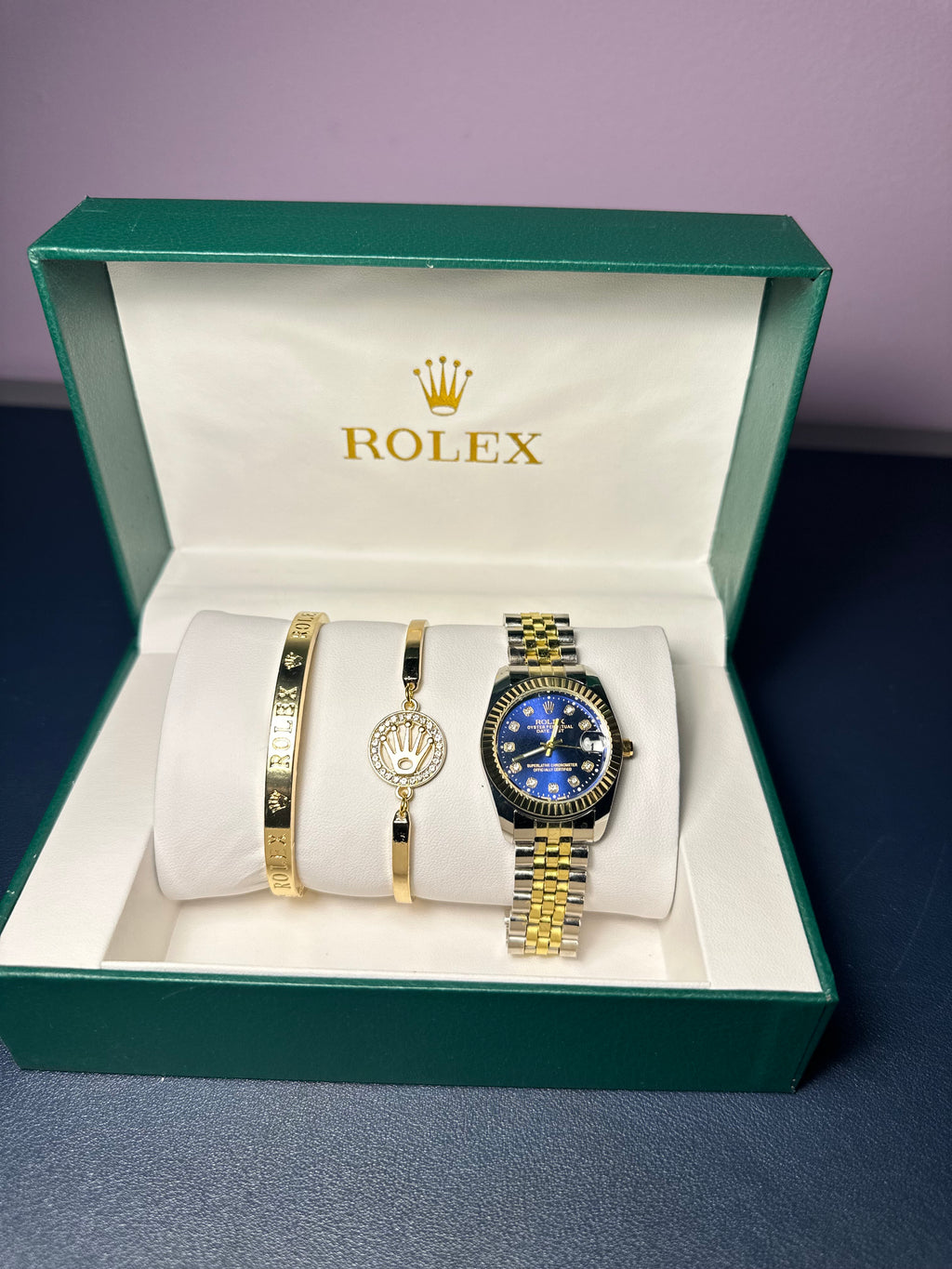 Aurum Elegance: Swiss Classic Watch Set
