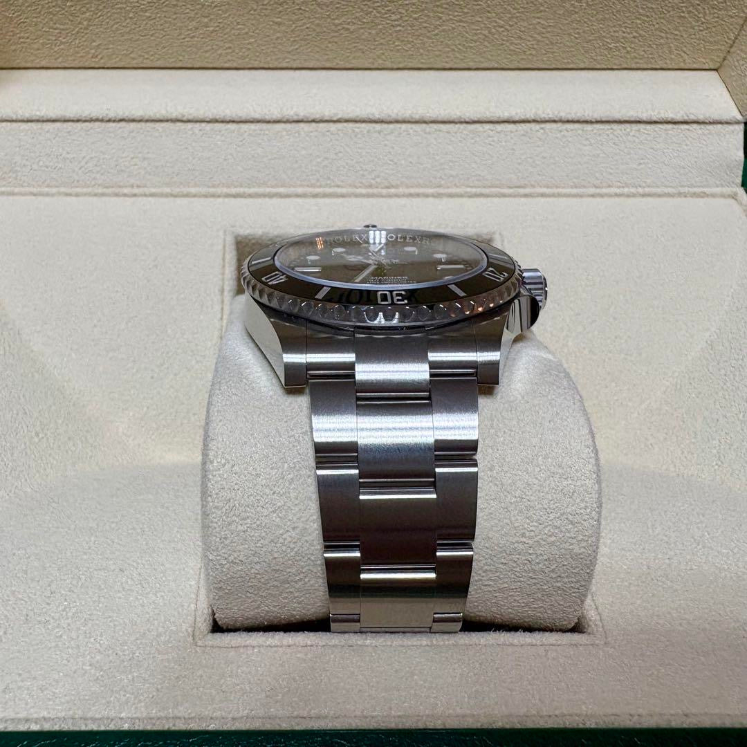 Rolex Submariner Black Dial - Oystersteel Edition