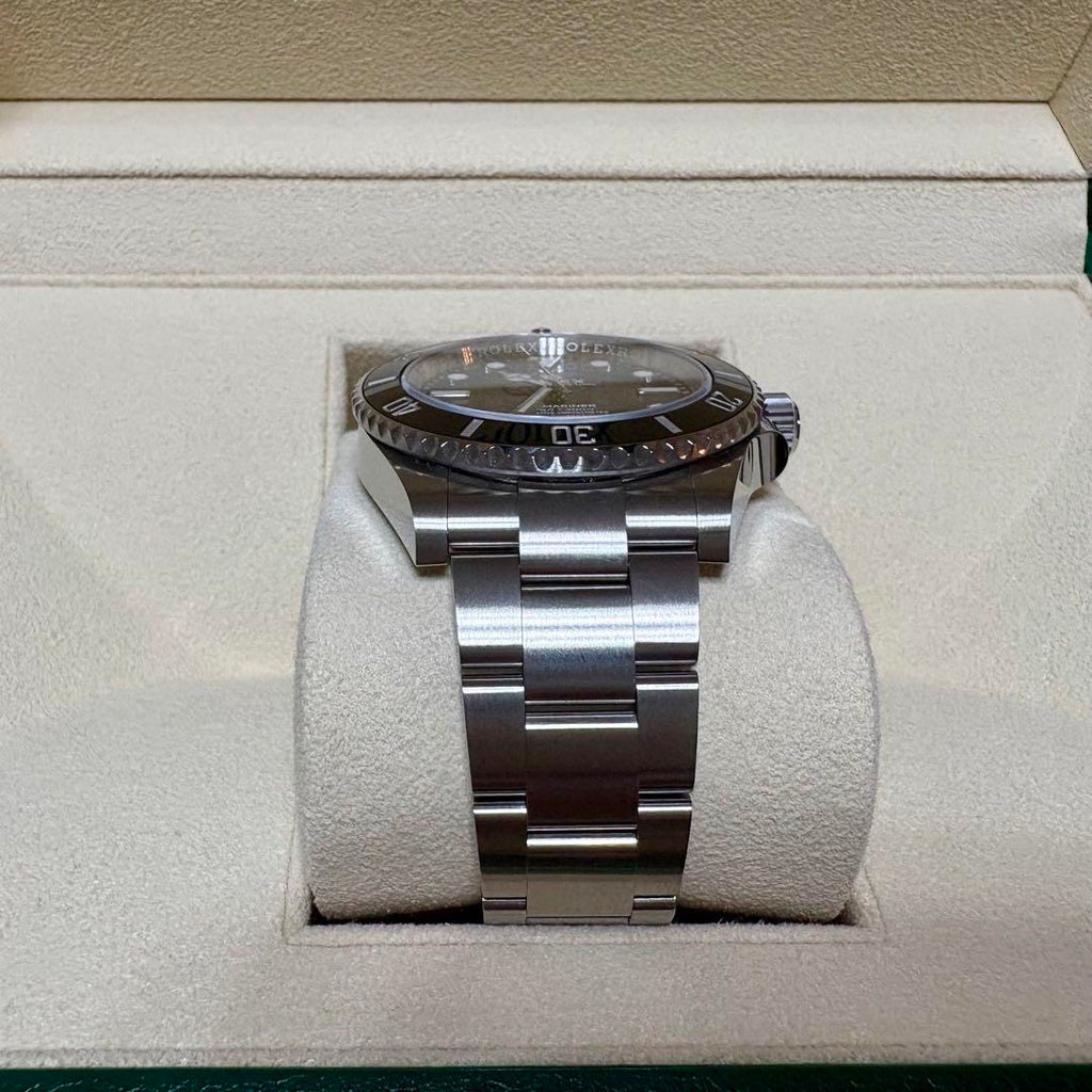 Rolex Submariner Black Dial - Oystersteel Edition