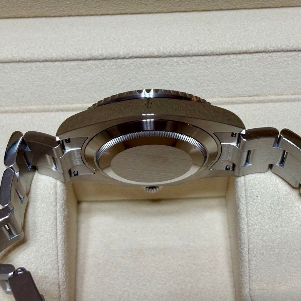 Rolex Submariner Black Dial - Oystersteel Edition