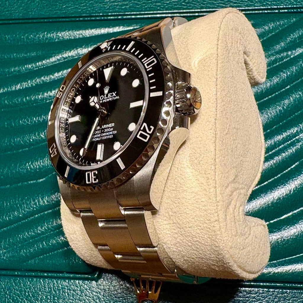 Rolex Submariner Black Dial - Oystersteel Edition
