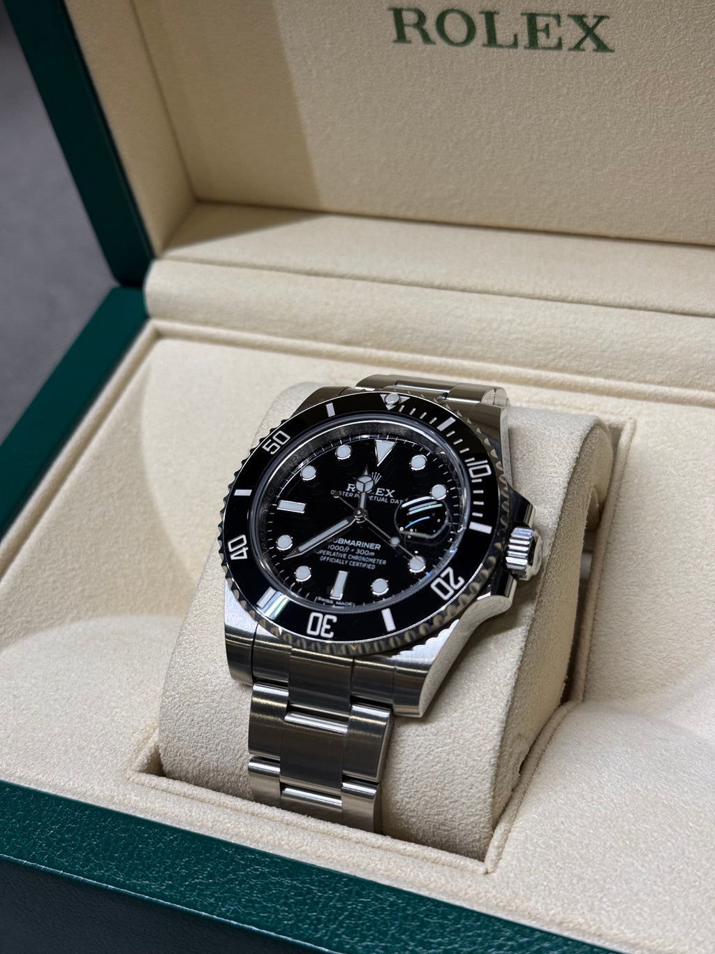 Rolex Submariner Black Dial - Oystersteel Edition