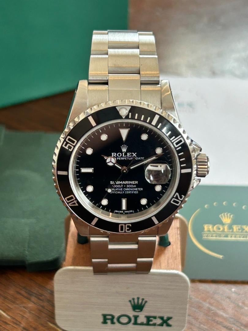 Rolex Submariner Date - Black Dial, Oystersteel, Full Set with Authenticity Materials