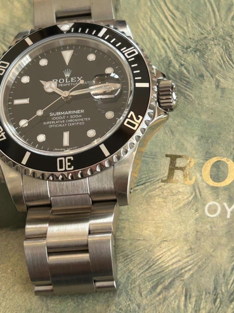 Rolex Submariner Date - Black Dial, Oystersteel, Full Set with Authenticity Materials