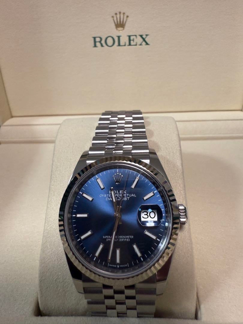 Timeless in Blue: Rolex Datejust with Full Set