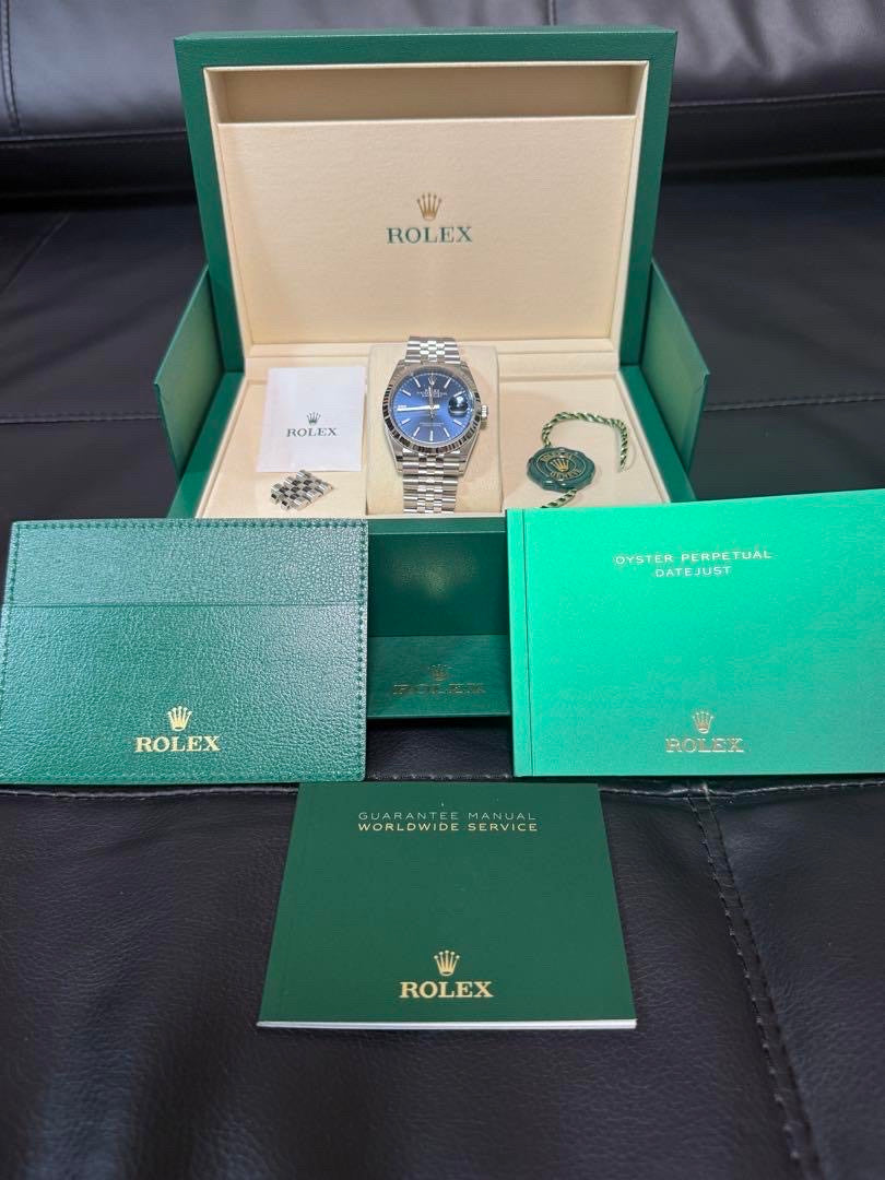 Timeless in Blue: Rolex Datejust with Full Set