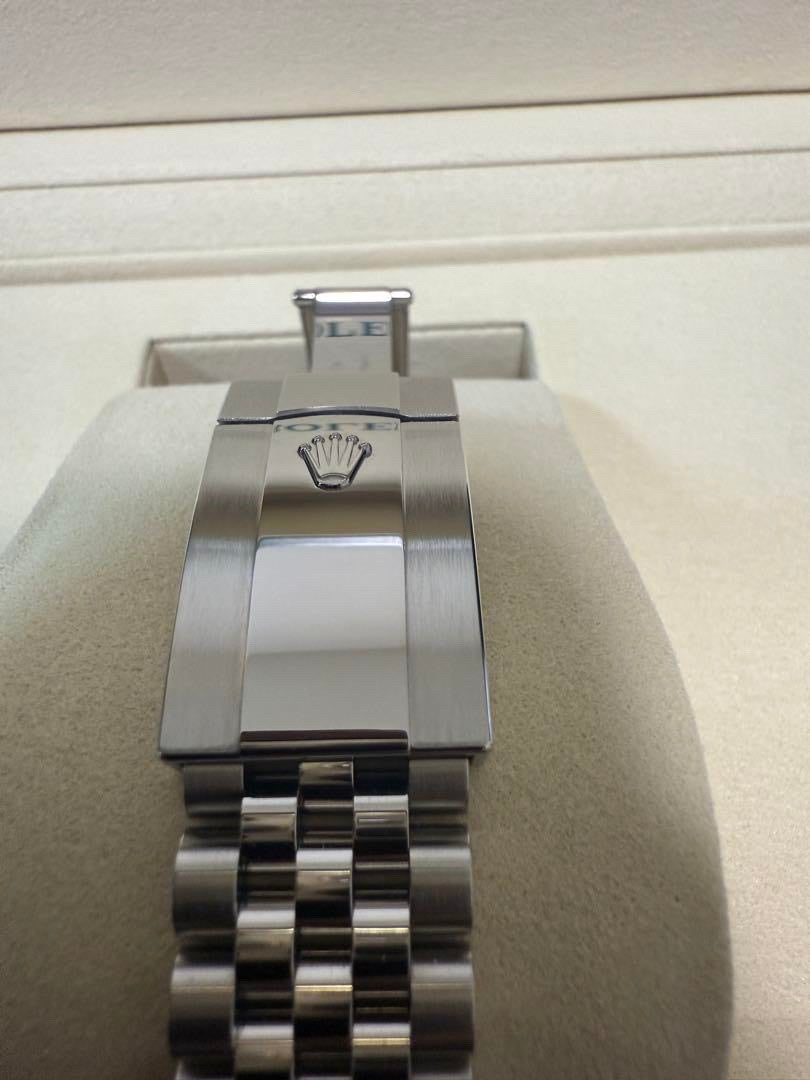 Timeless in Blue: Rolex Datejust with Full Set