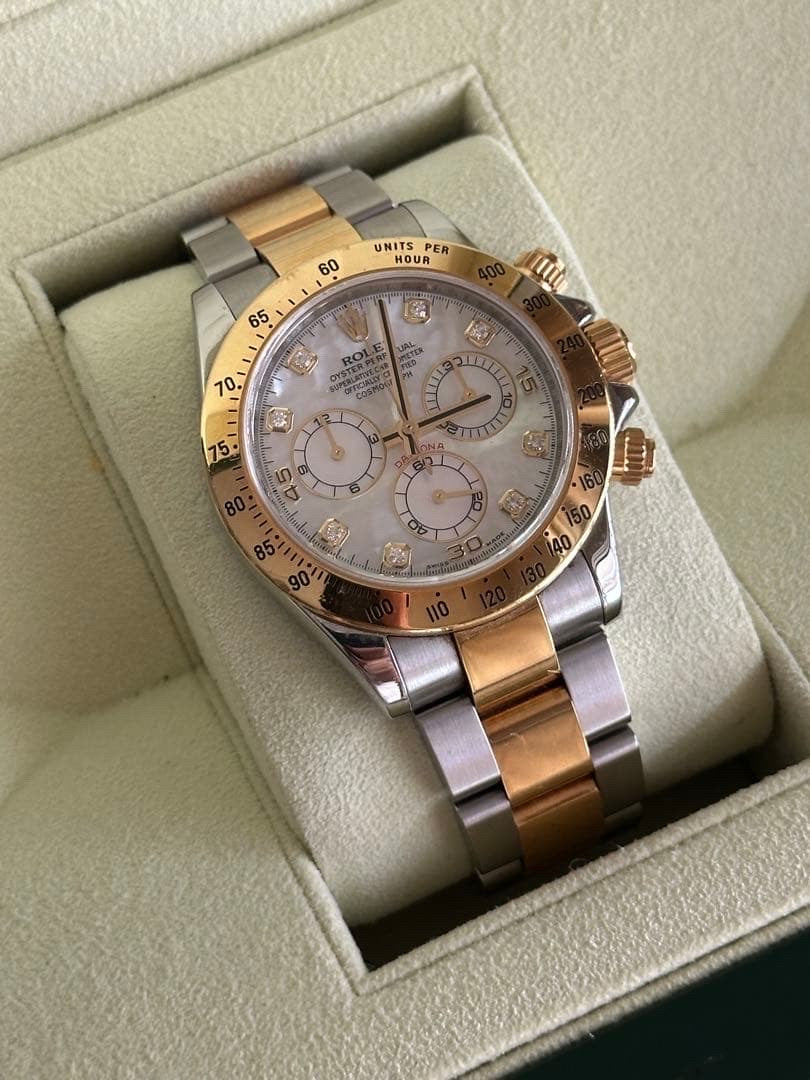 Daytona Legacy: Chronograph in Silver & Gold